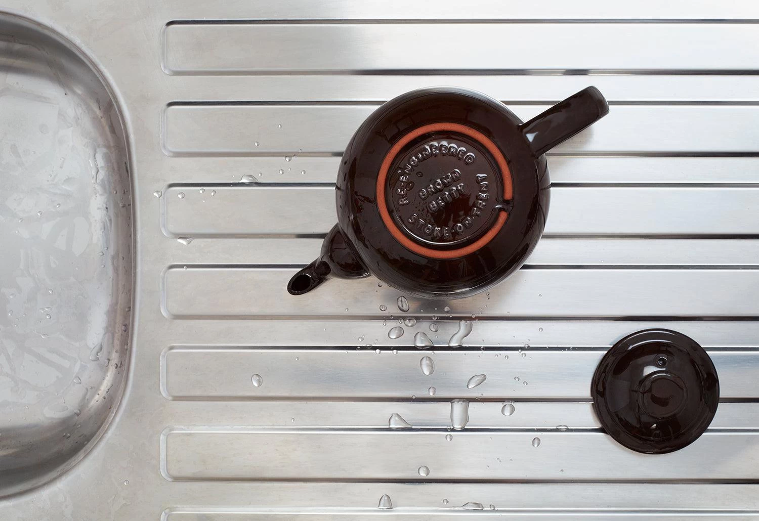 Re-Engineered Brown Betty 4 Re-Engineered Brown Betty - Image 4