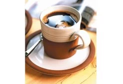 Classic Regular Mug, 1975 -Comfortable Home Image 4 mug b1278a4c 22b0 464d 9392 132e2de04021