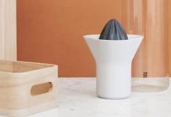 Stelton Rig Tig Orange Squeezer