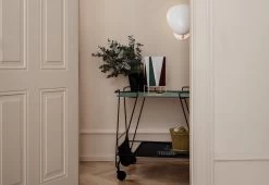 Gubi Cobra Wall Light, 1950 -Comfortable Home cobra wall light feature 2