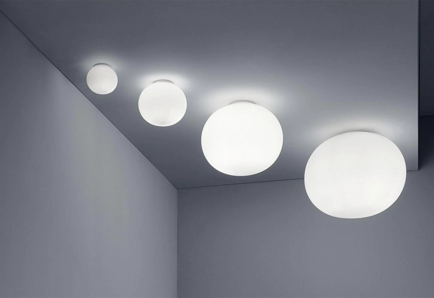 Flos Glo-Ball C/W Zero, 1999 2 Flos Glo-Ball C/W Zero, 1999 - Image 2