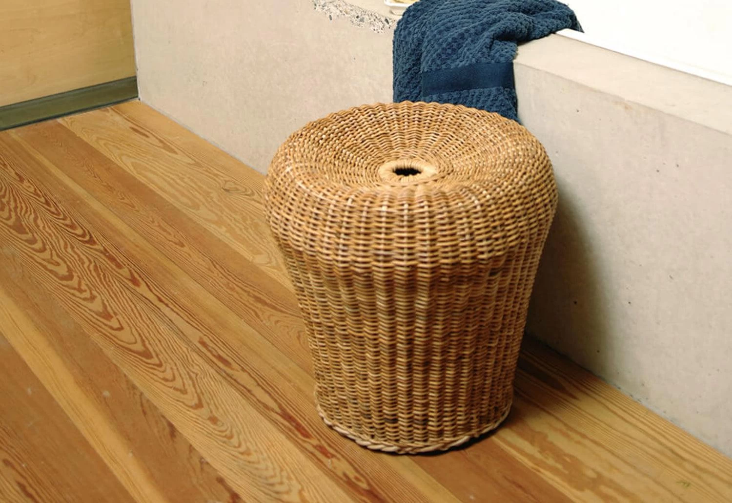 Rattan Stool E14, 1957 2 Rattan Stool E14, 1957 - Image 2