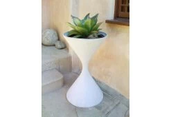 Spindel Planter -Comfortable Home spindle planter eternit twentytwentyone 3