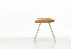 Vitra Tabouret N° 307, 1951 -Comfortable Home twentytwentyone vitra jean prouve tabouret 307 light oak 5